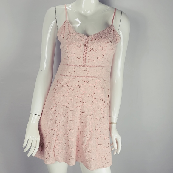 J.O.A Fit and Flare Dress Sleeveless Sz M Eyelet - Picture 2 of 8